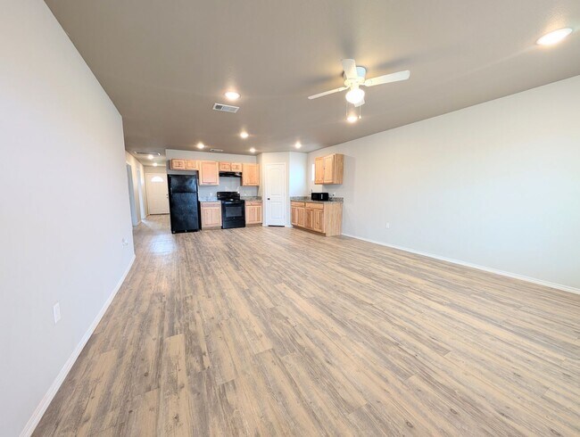 Foto del edificio - 3 bed 2 bath Move In Ready!