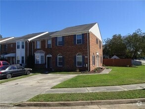 Building Photo - 420 Greenview Dr