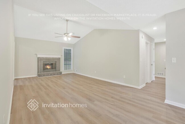 Building Photo - 5900 Branden Hill Ln