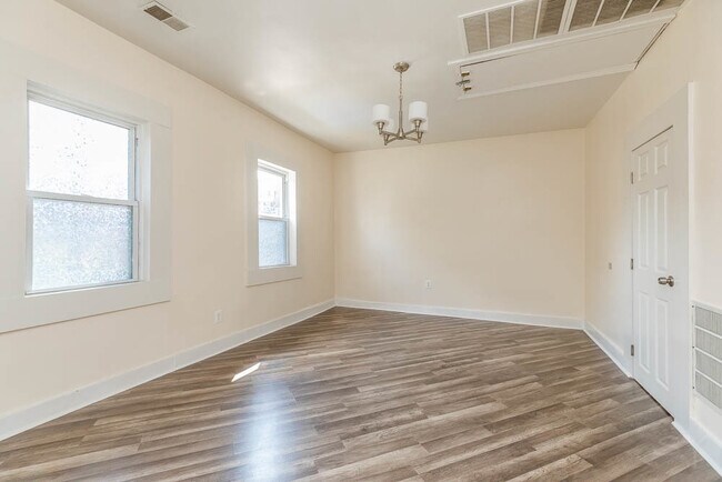 Building Photo - 2227 W 19th St