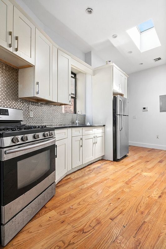 Primary Photo - 1809 St Johns Pl