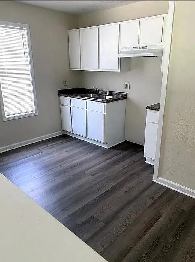 Building Photo - 308 Gannt St