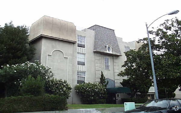 Foto del edificio - 1335 E Harvard St