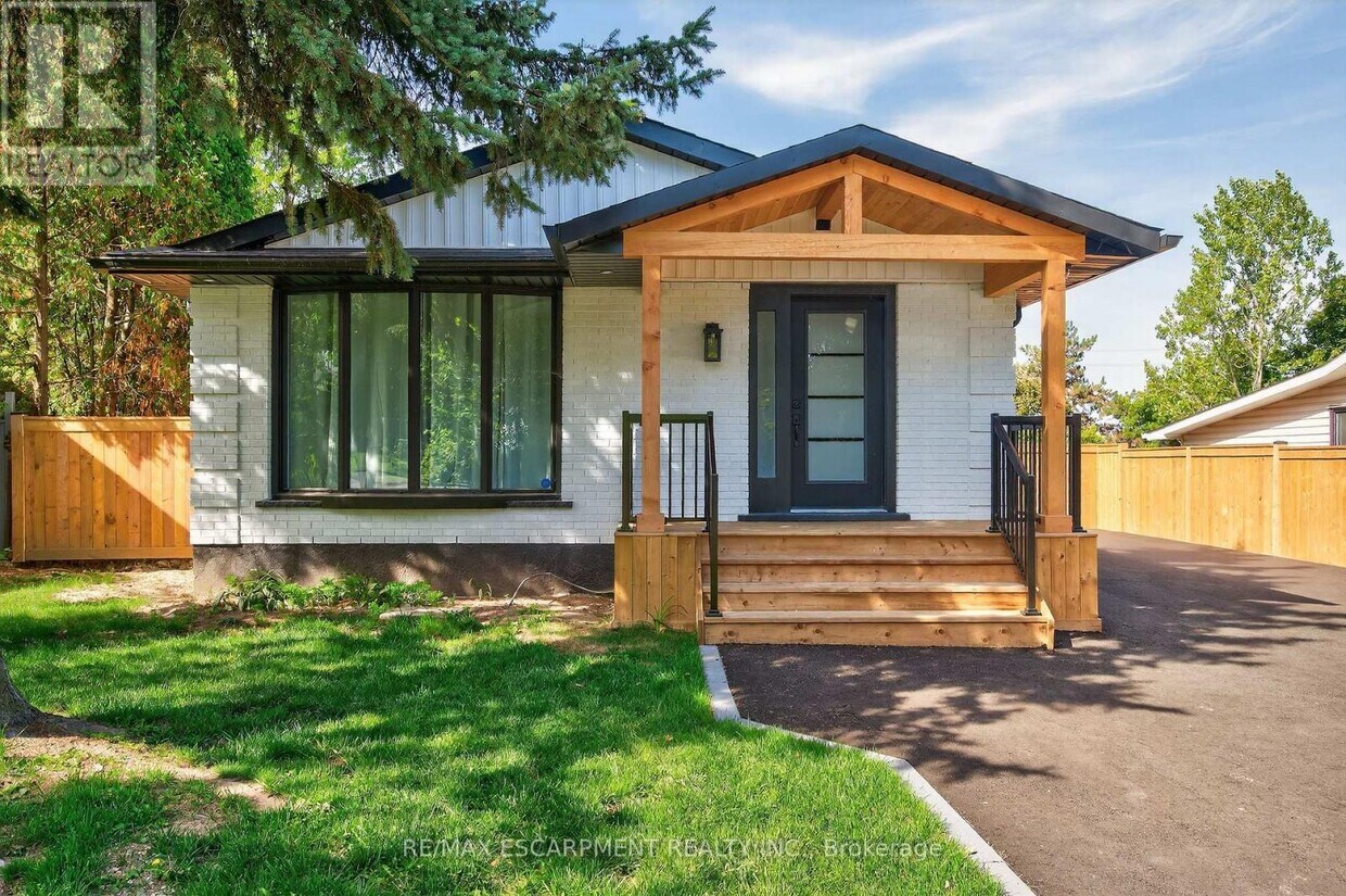 Photo principale - 75-75 Britten Close