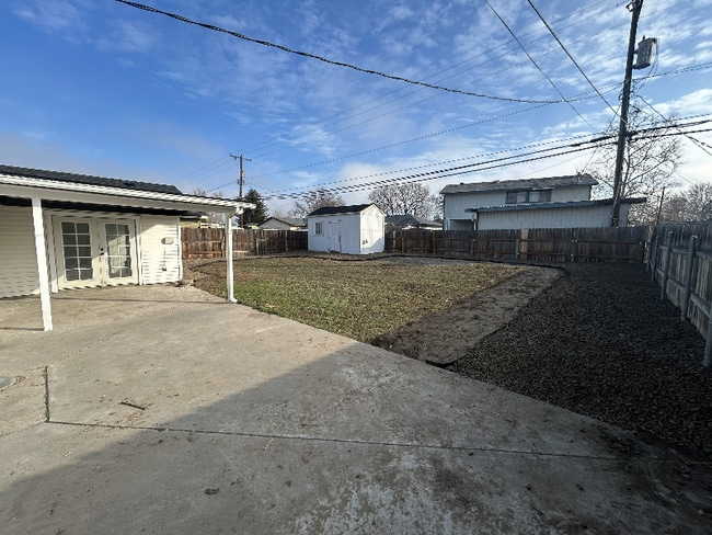 Building Photo - 2407 Duportail St