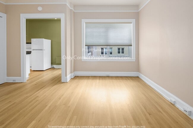 Building Photo - Classic Nob Hill Studio with Courtyard + G...