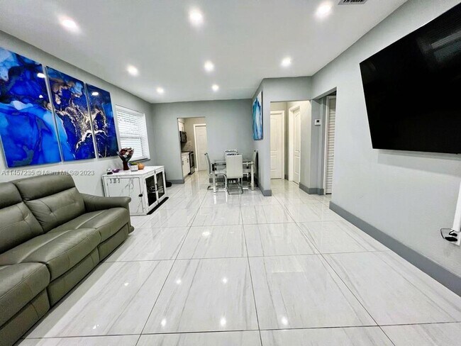 Foto del edificio - 919 NW 103rd St