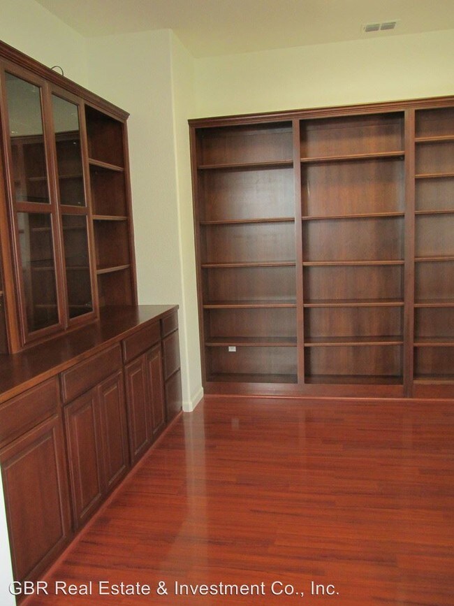 Building Photo - 9500 Emerald Cove Ln