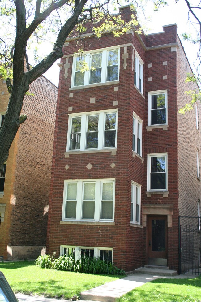 Building Photo - 4850 N Rockwell St