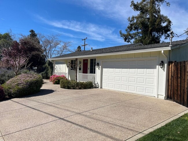 Foto del edificio - 1450 Carolina Dr