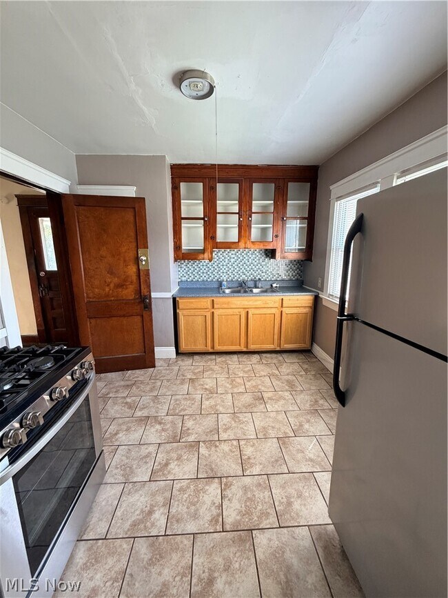 Foto del edificio - 2801 E 125th St
