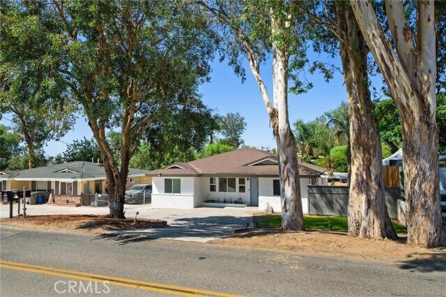 Building Photo - 2448 Corona Ave