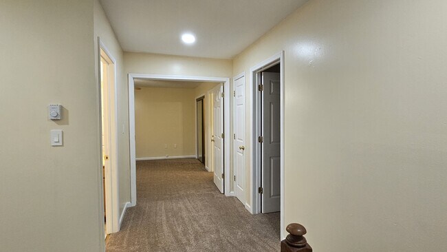 Foto del edificio - 204 Martha Ln