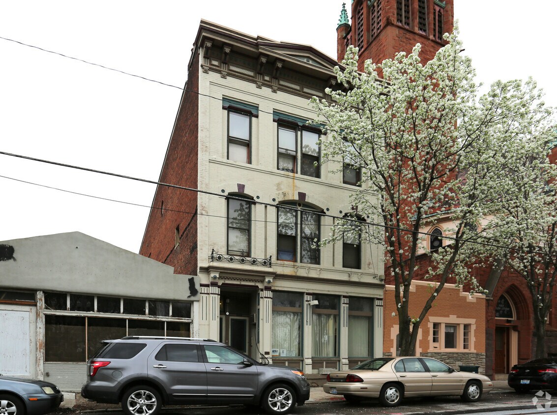Primary Photo - 1214 Race St