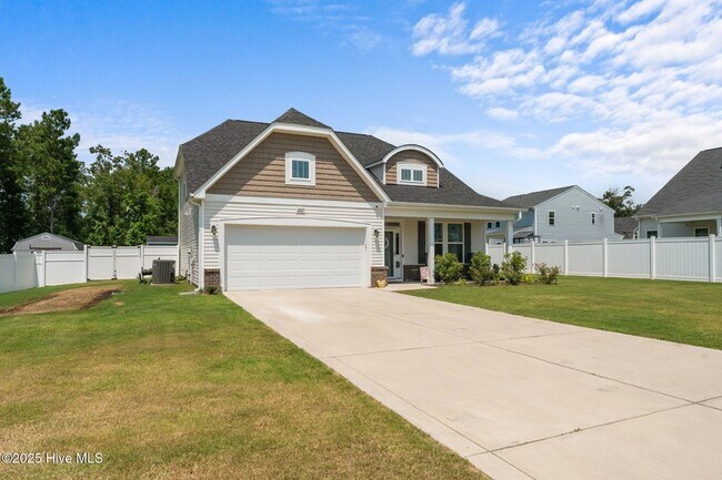 Building Photo - 2025 Alder Ln