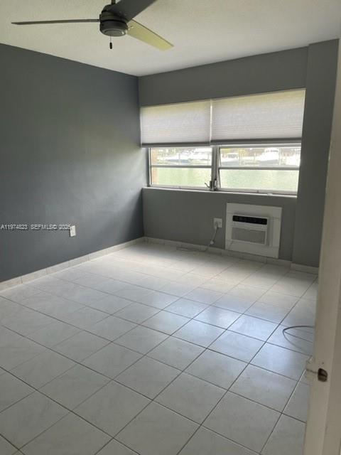 Foto del edificio - 220 Kings Point Dr