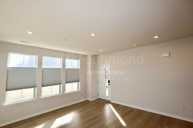 Foto del edificio - 2445 Ownby Ln