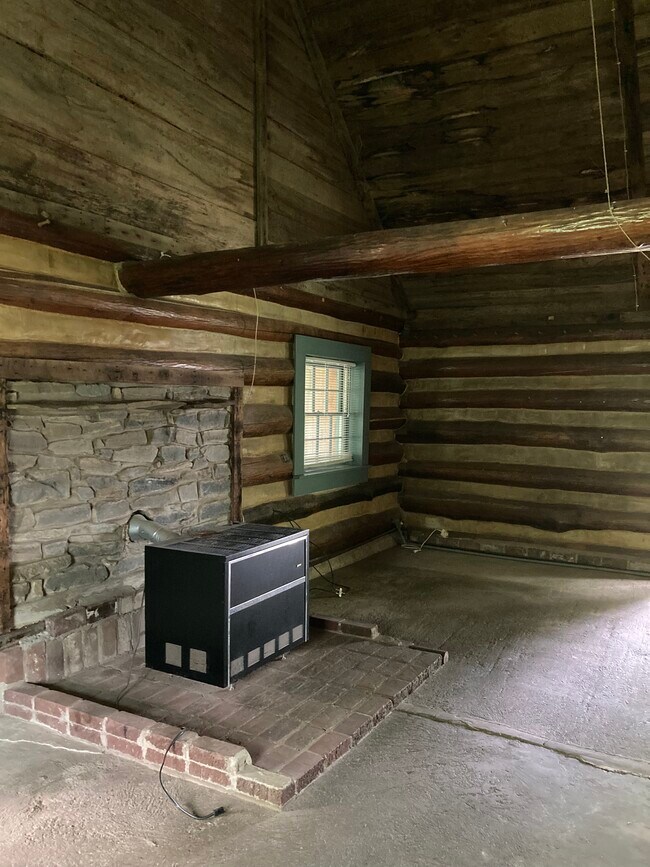 Foto del edificio - 3250 Chestnut Grove Ridge Rd