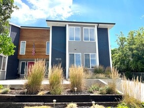 Building Photo - 1813 Laurelhurst Dr E