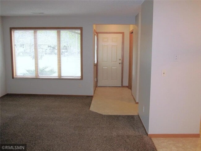 Building Photo - 626 W 8th St