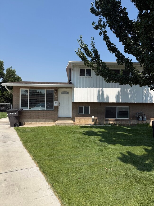Building Photo - 884 W 700 N
