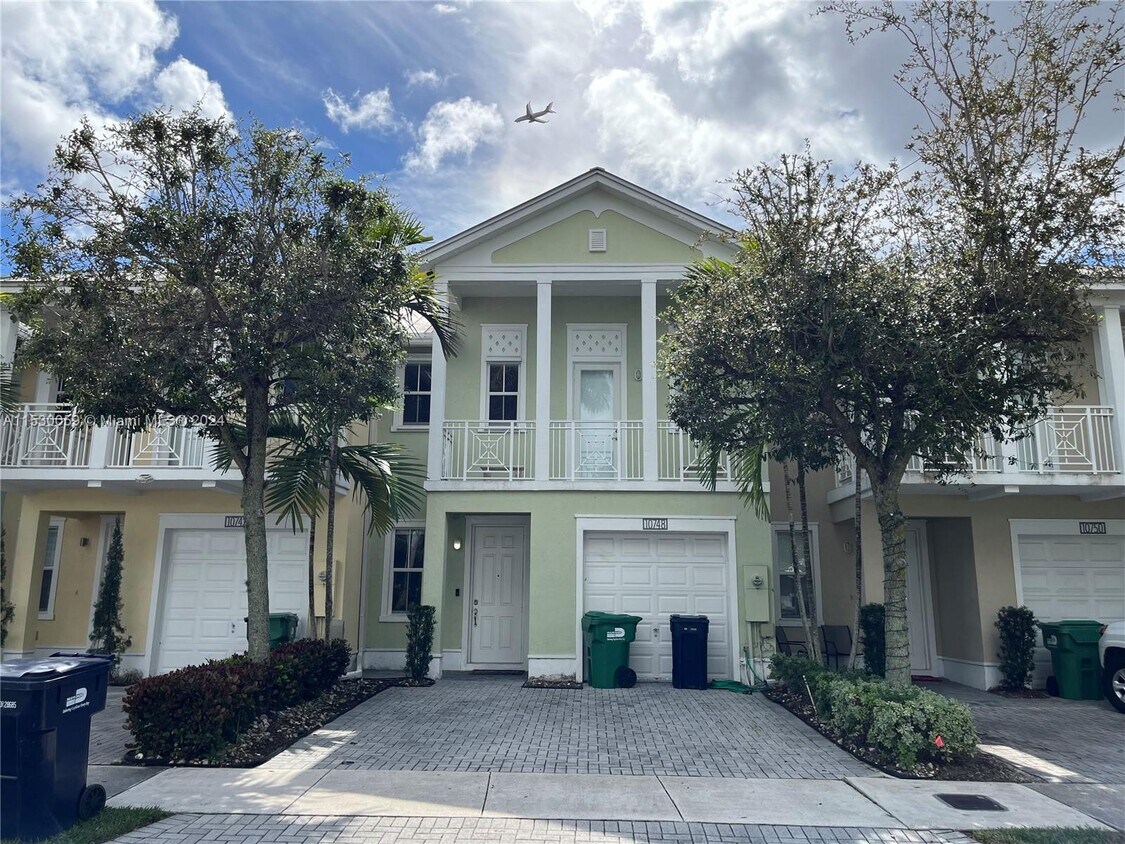 10748 NW 74th St, Medley, FL 33178 Townhome Rentals in Medley FL