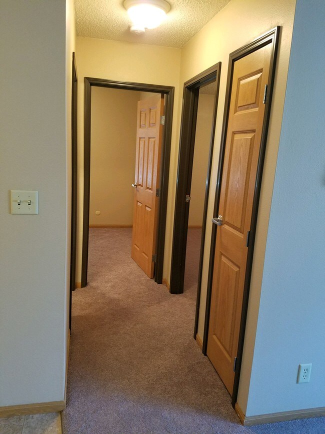 Ashland Apartments Apartments in Watertown, SD