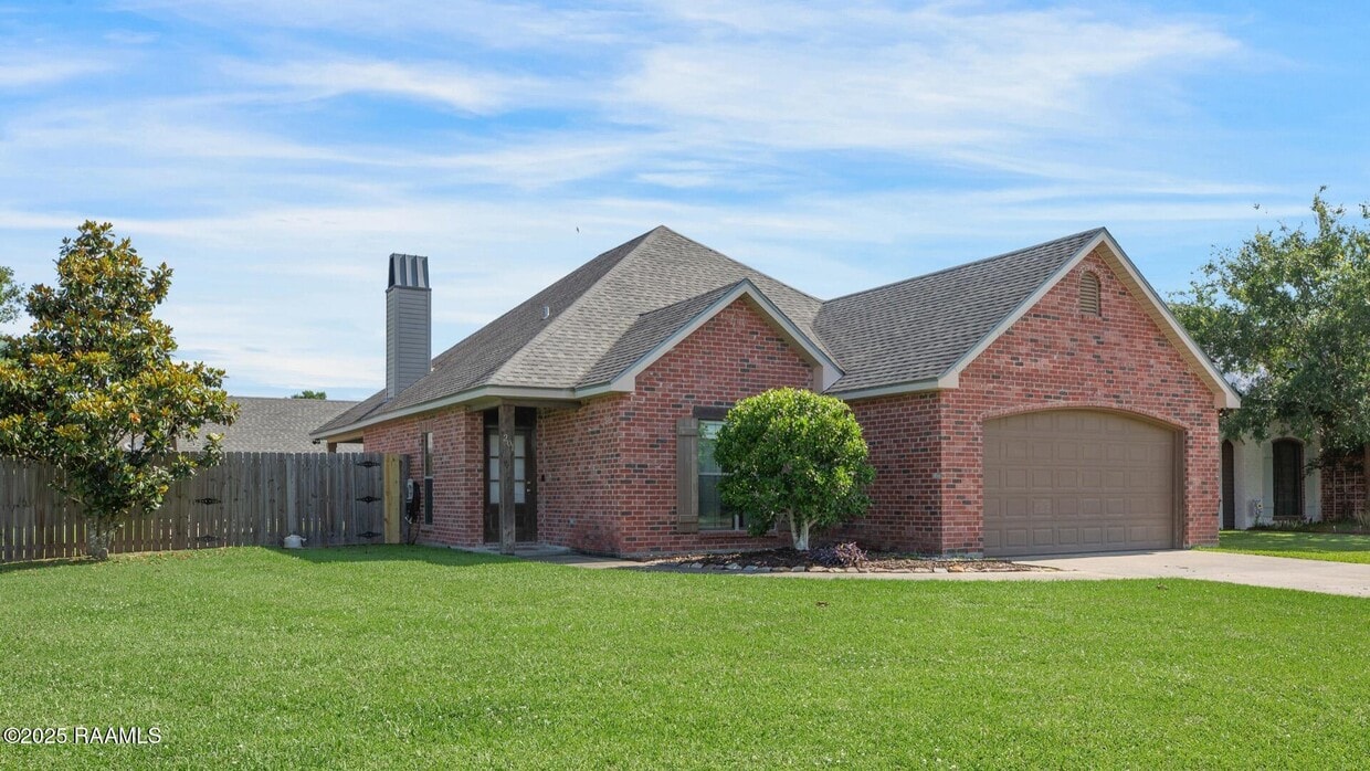 Primary Photo - 201 Sandhill Crane Dr