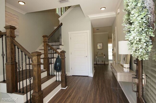 Building Photo - 3 br, 2.5 bath House - 208 Rearden Way
