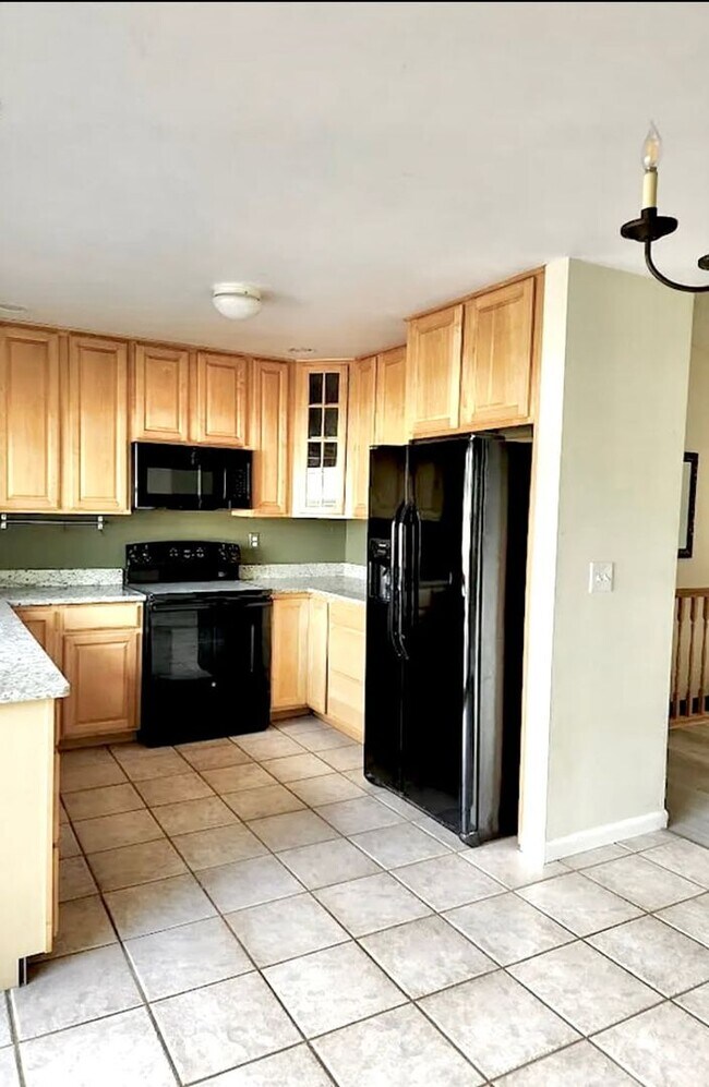 Building Photo - Long Realty & Property Management - 5 Bedr...