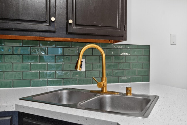 Building Photo - 433 Darby Creek Rd