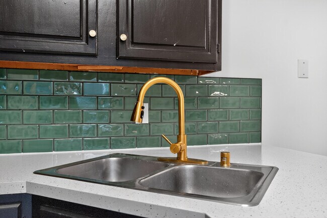 Foto del edificio - 433 Darby Creek Rd