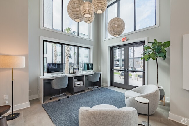 Clubhouse Business Center - Lively Grande Dunes