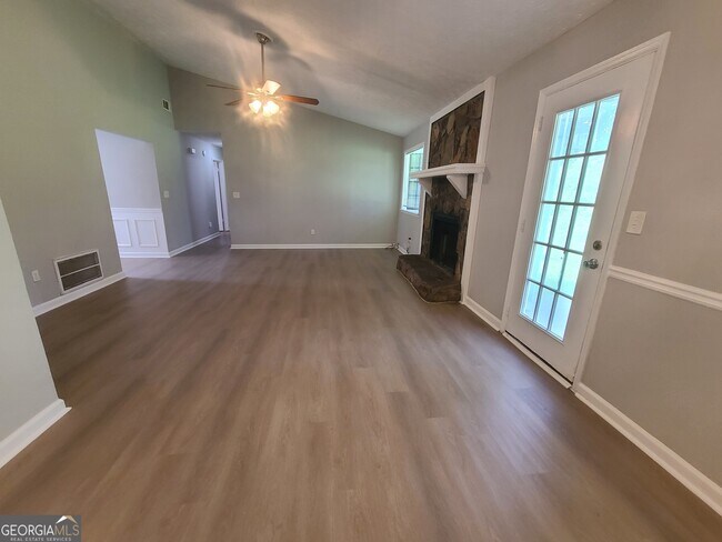 Foto del edificio - 2652 Creek Hollow Dr