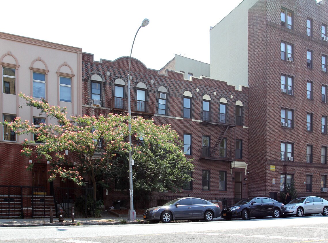 Primary Photo - 1945 Ocean Ave