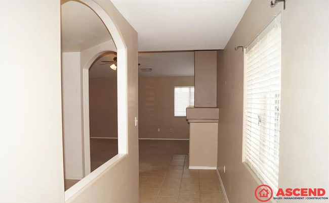 Building Photo - Spacious 4 Bedroom / 2 Bath Home – Fully Equipped Kitchen | Bakersfield, CA 93312