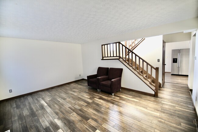 Building Photo - 7160 Lauretta Ct