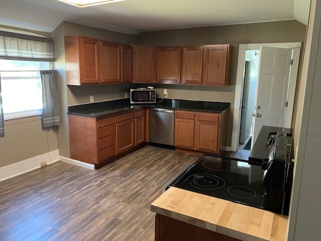 Foto principal - 250 W Ridge St
