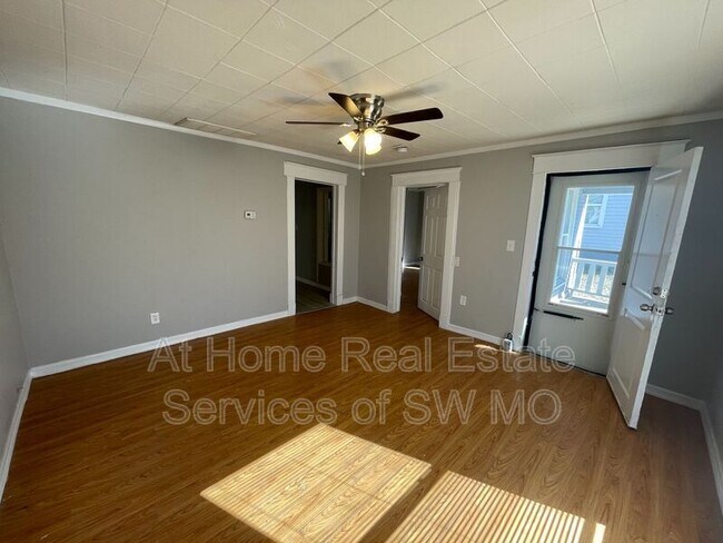 Building Photo - 1117 W Thoman St