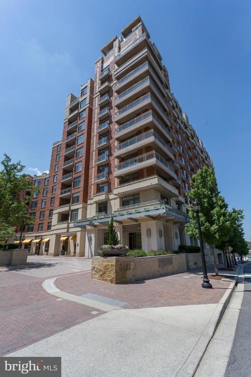 Building Photo - 3600 S Glebe Rd
