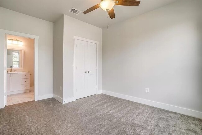 Photo - 2305 Benbrook Blvd Townhome