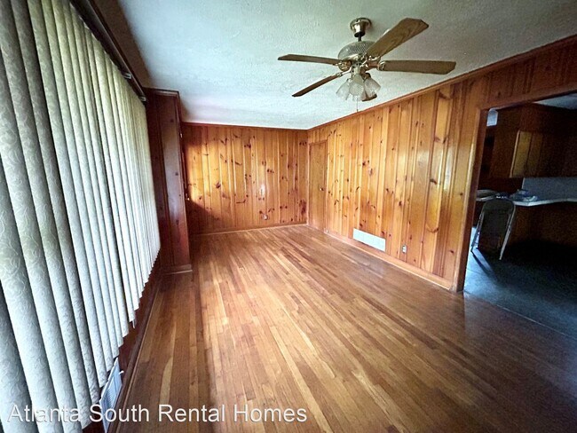 Building Photo - 3 br, 1.5 bath House - 579 North 2nd Street