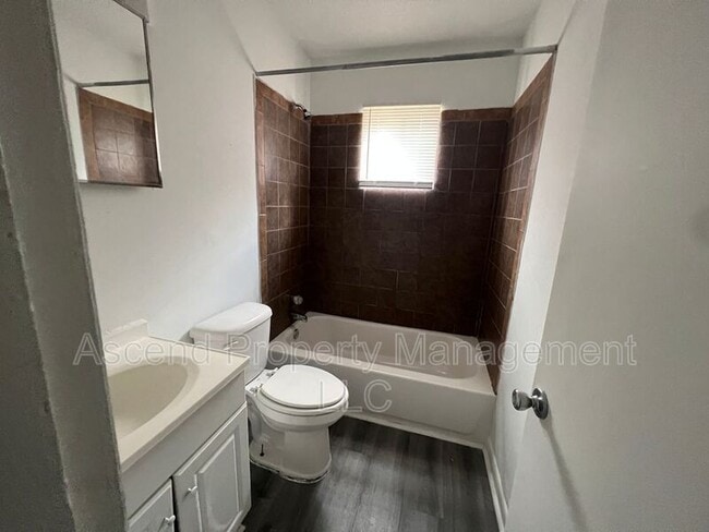 Foto del edificio - 1206 Sholar Ave
