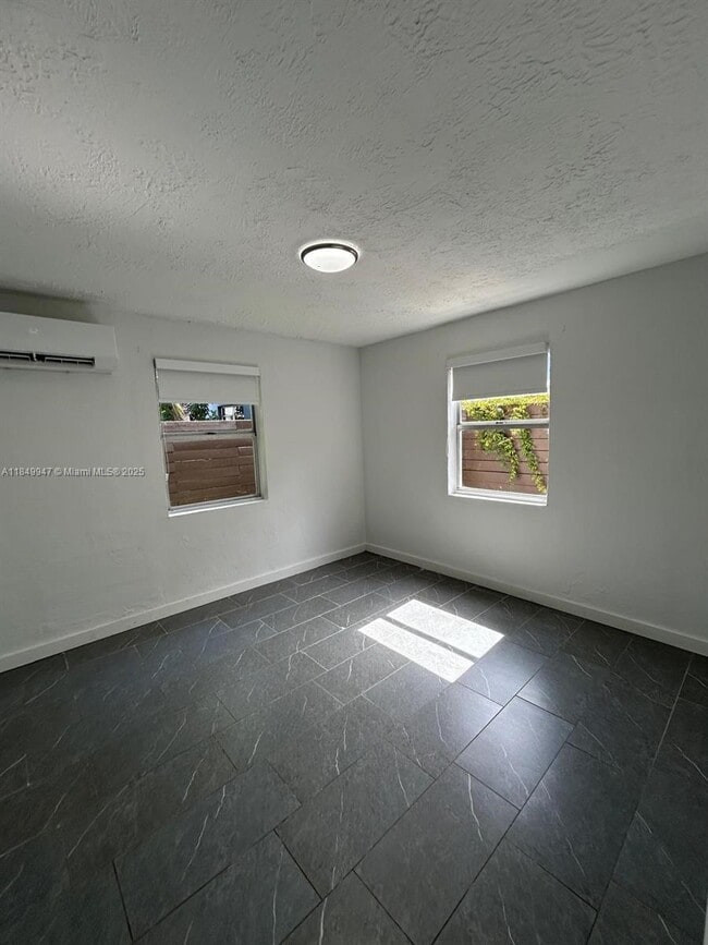 Building Photo - 1810 NW 34th St