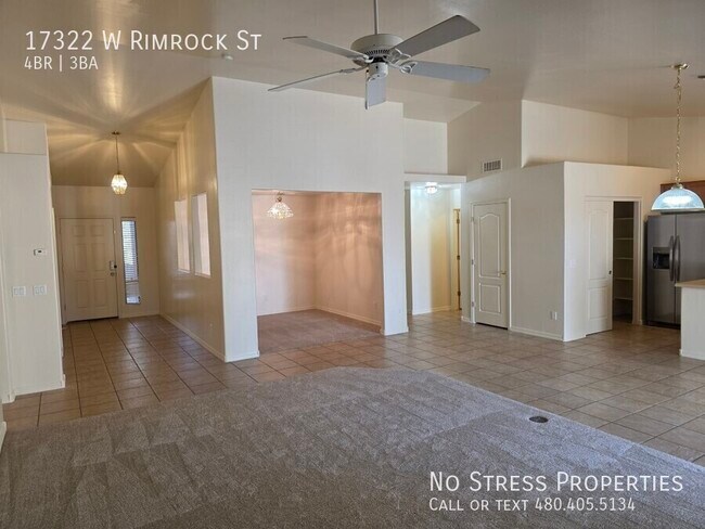Foto del edificio - 17322 W Rimrock St