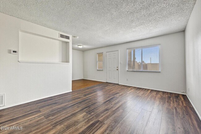 Foto del edificio - 4701 E Pueblo Ave
