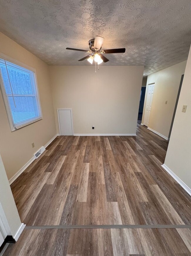 Building Photo - 2239 Woodland Trce