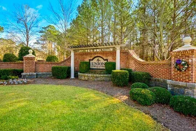 Building Photo - 3755 Uppark Dr