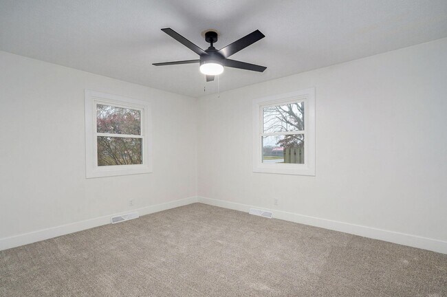 Foto del edificio - 701 Hillcrest Ave