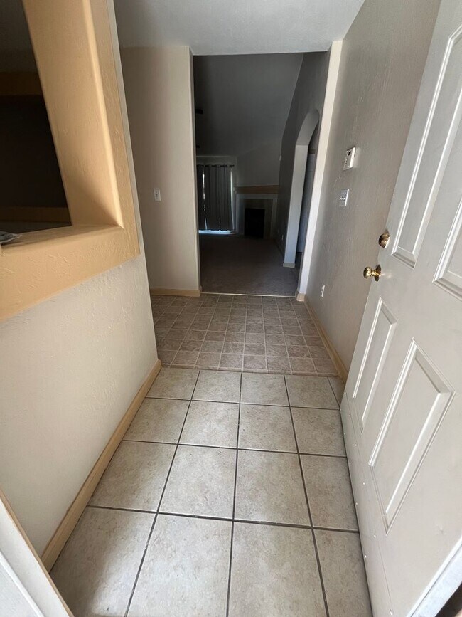 Foto del edificio - Charming home for rent in Visalia